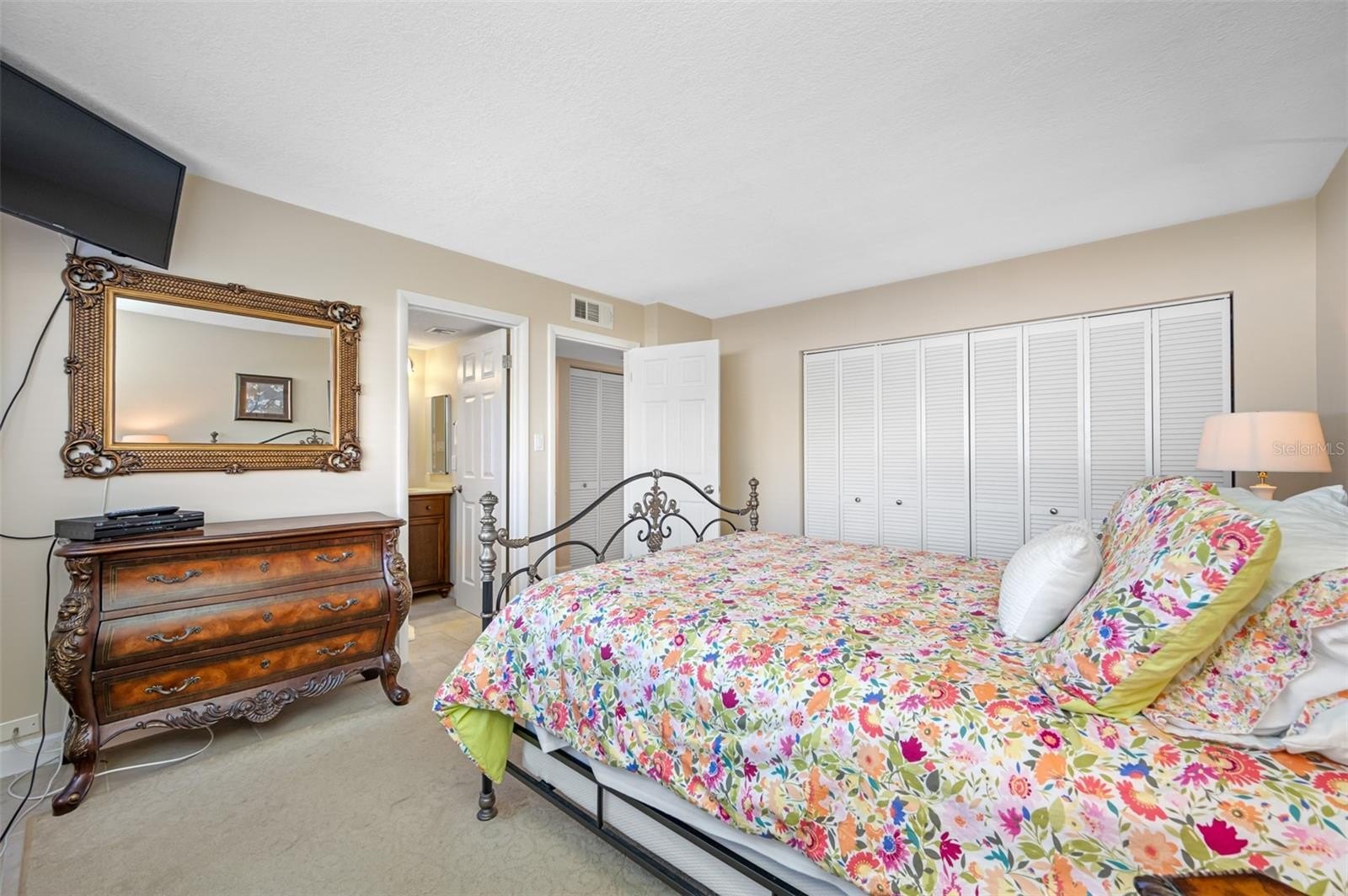 CLEARWATER BEACH, Florida, 33767, United States, 2 Bedrooms Bedrooms, ,2 BathroomsBathrooms,Residential,For Sale,1914241