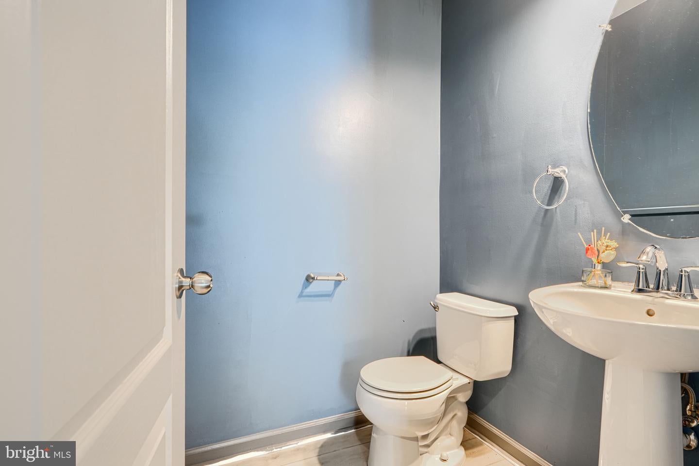 Glen Burnie, Maryland, 21060, United States, 4 Bedrooms Bedrooms, ,4 BathroomsBathrooms,Residential,For Sale,1983515