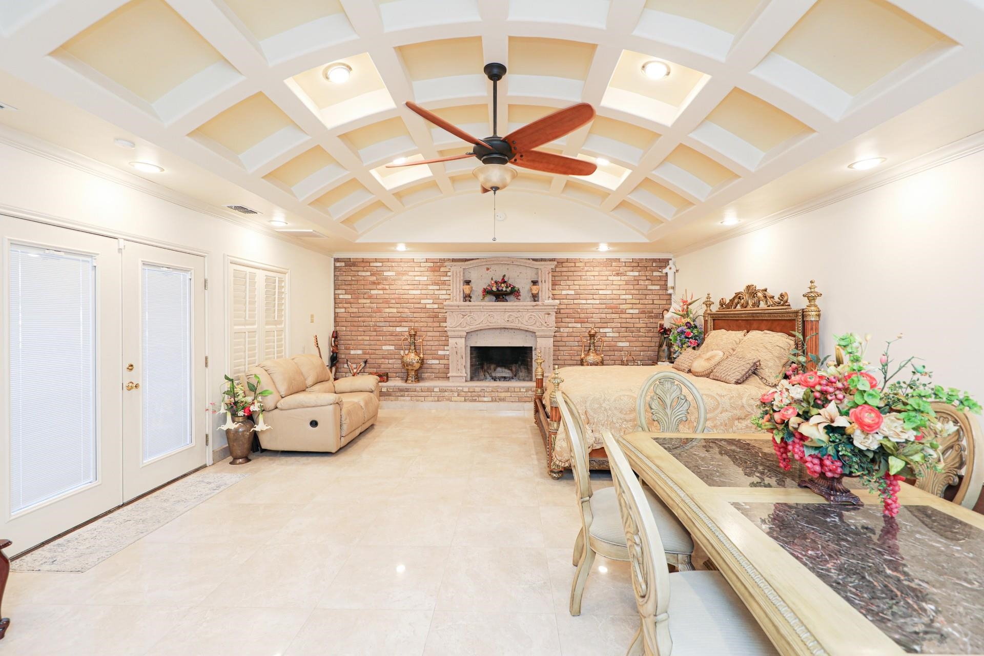 LAREDO, Texas, 78046, United States, 3 Bedrooms Bedrooms, ,4 BathroomsBathrooms,Residential,For Sale,1848774