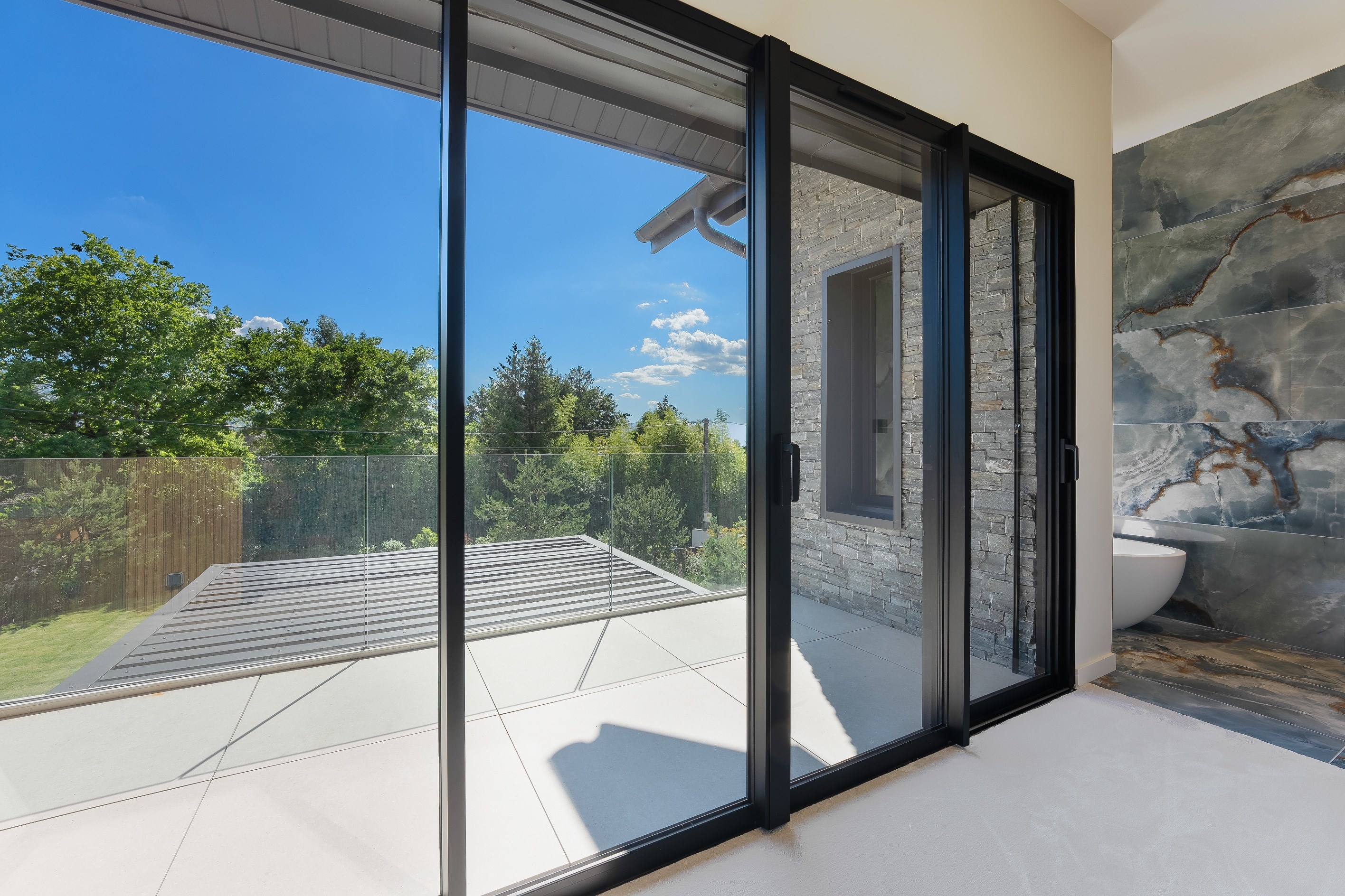  Contemporary villa with  a prime location near the Swiss border. - 物件實景
