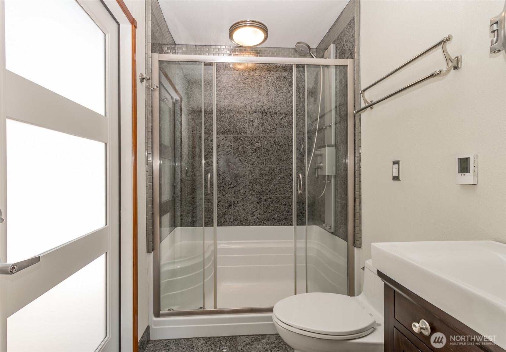 Kent, Washington, 98031, United States, 3 Bedrooms Bedrooms, ,2 BathroomsBathrooms,Residential,For Sale,1984192