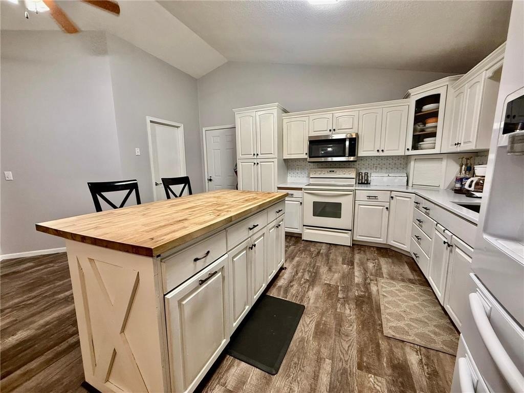 Alexandria Twp, Minnesota, 56308, United States, 5 Bedrooms Bedrooms, ,2 BathroomsBathrooms,Residential,For Sale,2036920