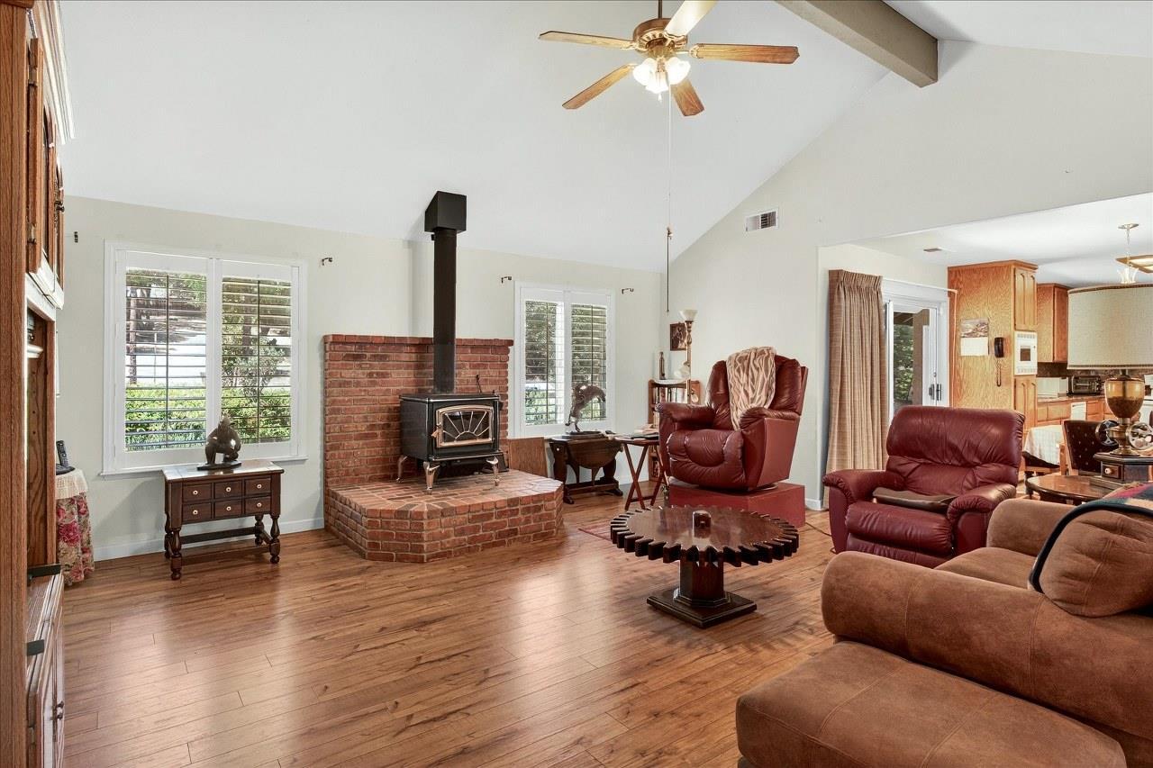 Oakhurst, California, 93644, United States, 4 Bedrooms Bedrooms, ,2 BathroomsBathrooms,Residential,For Sale,1922823