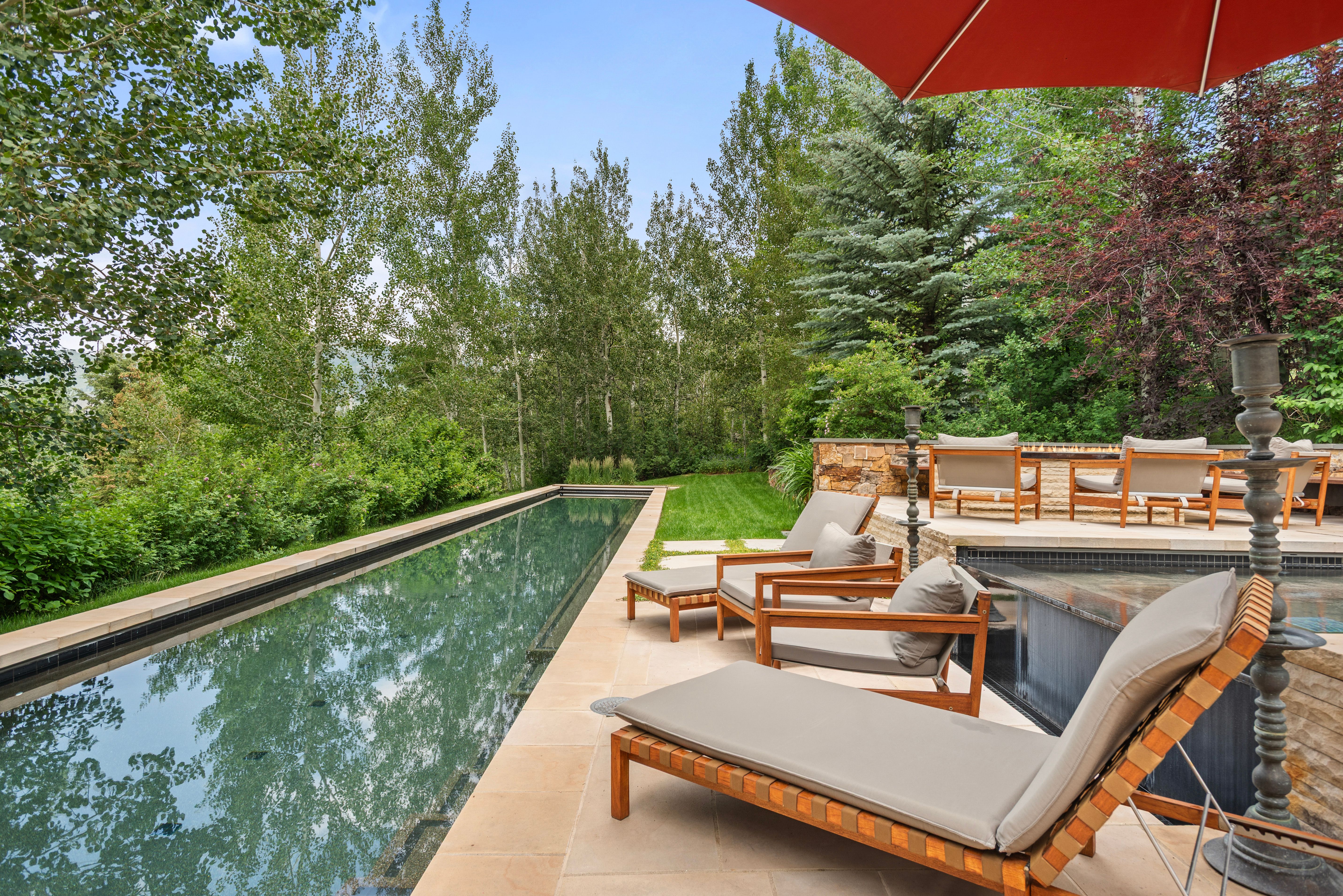  Mountainside Pool Oasis - 物件實景