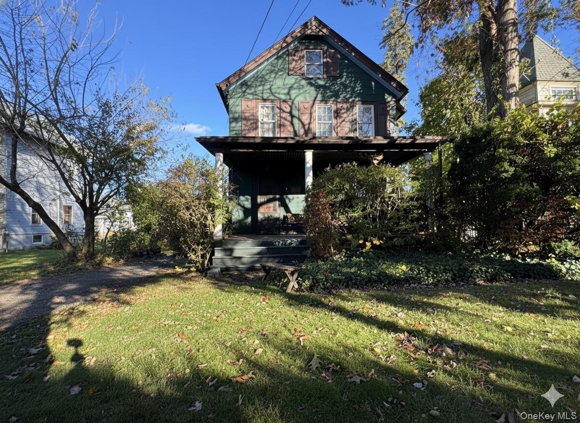 Glen Cove, New York, 11542, United States, 2 Bedrooms Bedrooms, ,2 BathroomsBathrooms,Residential,For Sale,1988144