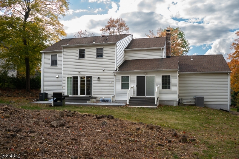 Warren Twp., New Jersey, 07059, United States, 4 Bedrooms Bedrooms, ,4 BathroomsBathrooms,Residential,For Sale,1988367