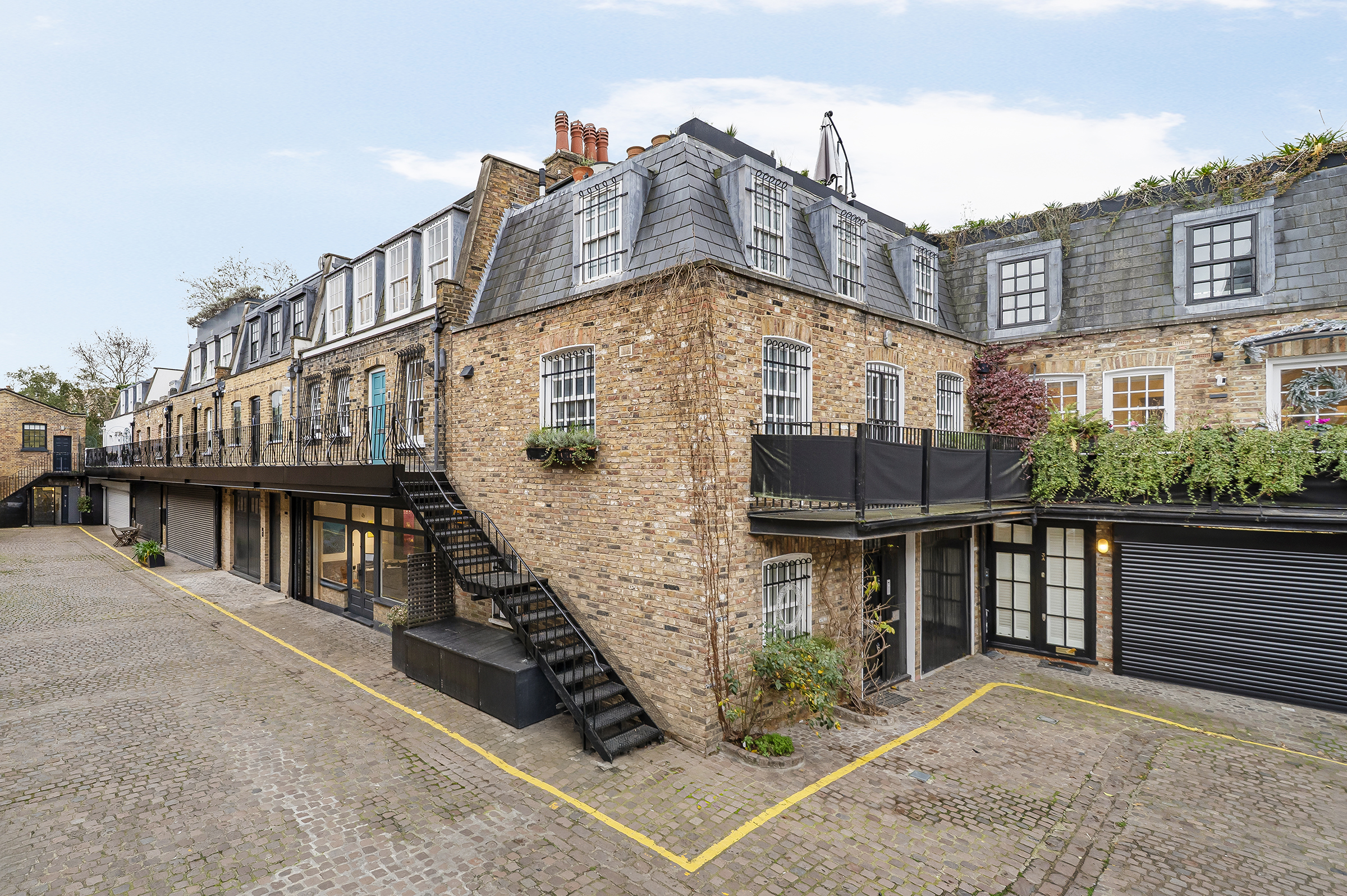  Light-Filled Mews House with South-Facing Terrace in the Heart of Notting Hill - 物件實景