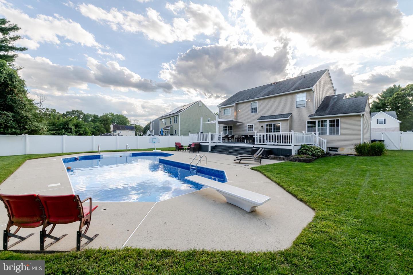 ATCO, New Jersey, 08004, United States, 4 Bedrooms Bedrooms, ,3 BathroomsBathrooms,Residential,For Sale,1938260