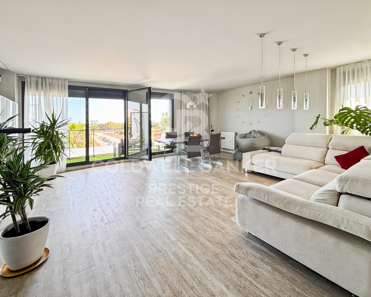Barcelona, Catalonia, ES, 4 Bedrooms Bedrooms, ,3 BathroomsBathrooms,Residential,For Sale,1804639