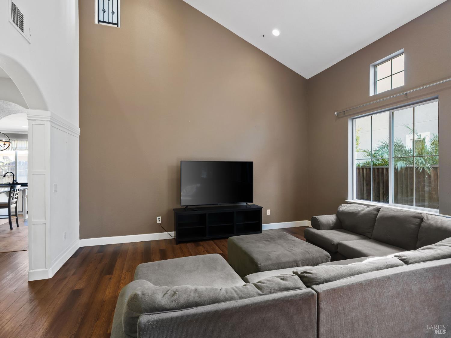 Vacaville, California, 95687, United States, 5 Bedrooms Bedrooms, ,4 BathroomsBathrooms,Residential,For Sale,1828372