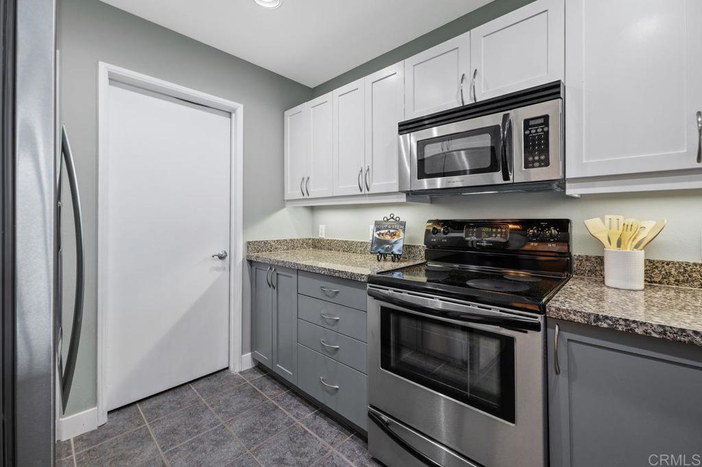San Diego, California, 92101, United States, 1 Bedroom Bedrooms, ,1 BathroomBathrooms,Residential,For Sale,1898272