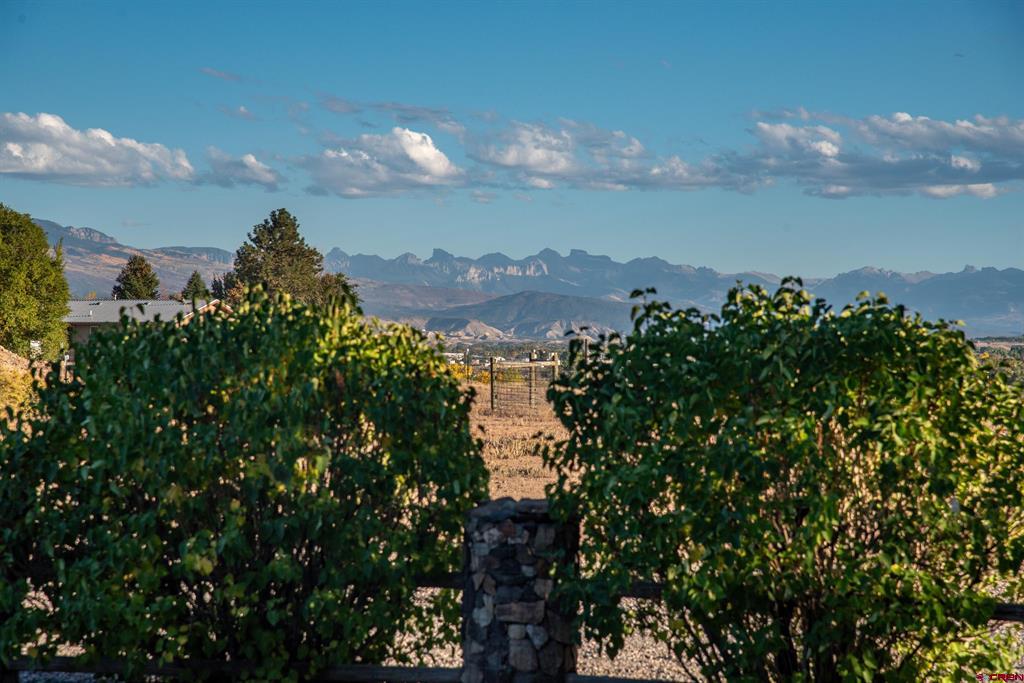 Montrose, Colorado, 81401, United States, 4 Bedrooms Bedrooms, ,3 BathroomsBathrooms,Residential,For Sale,1976353