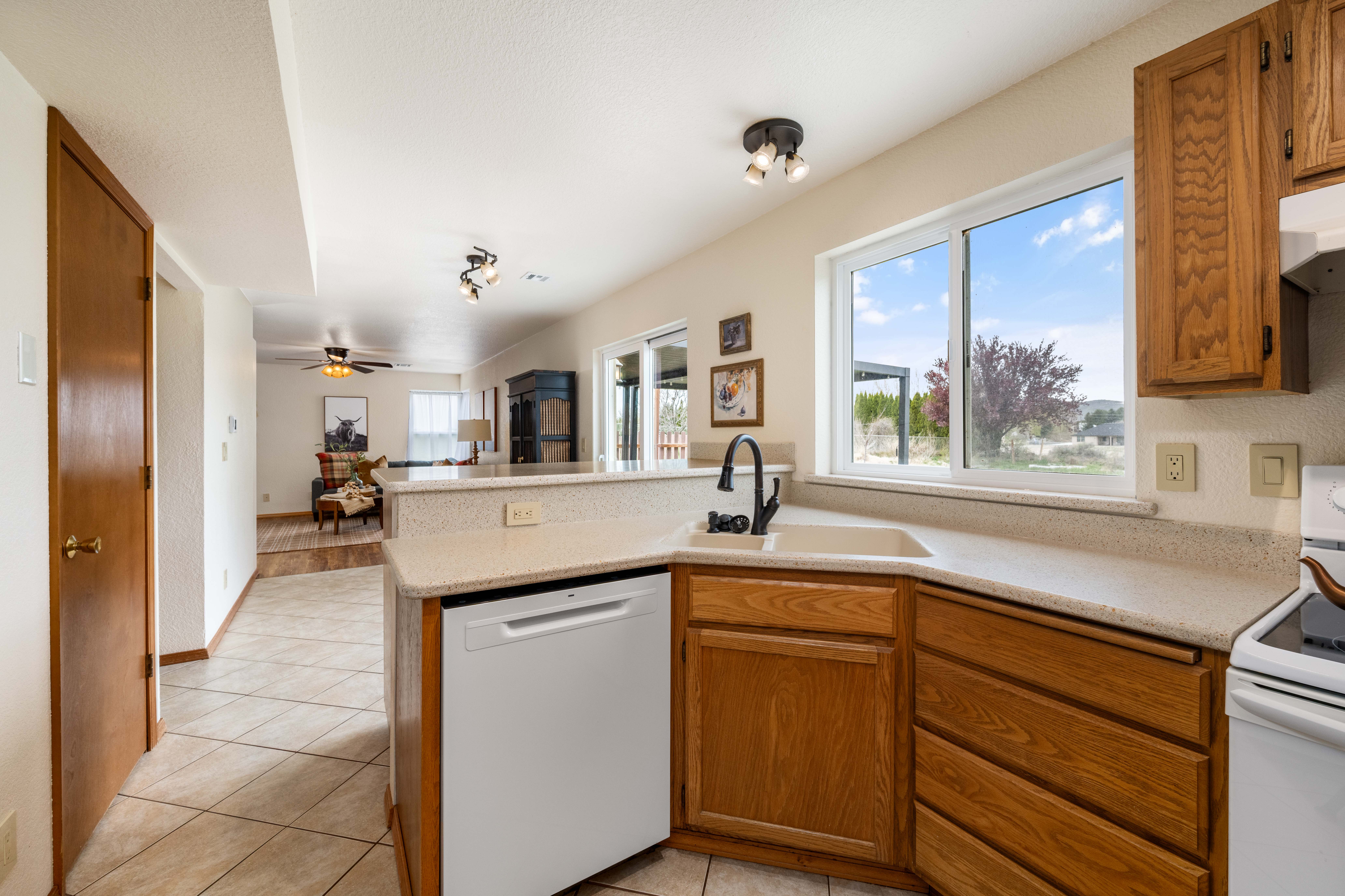  This Property Offers Flexibility for a Variety of Lifestyles - 物件實景