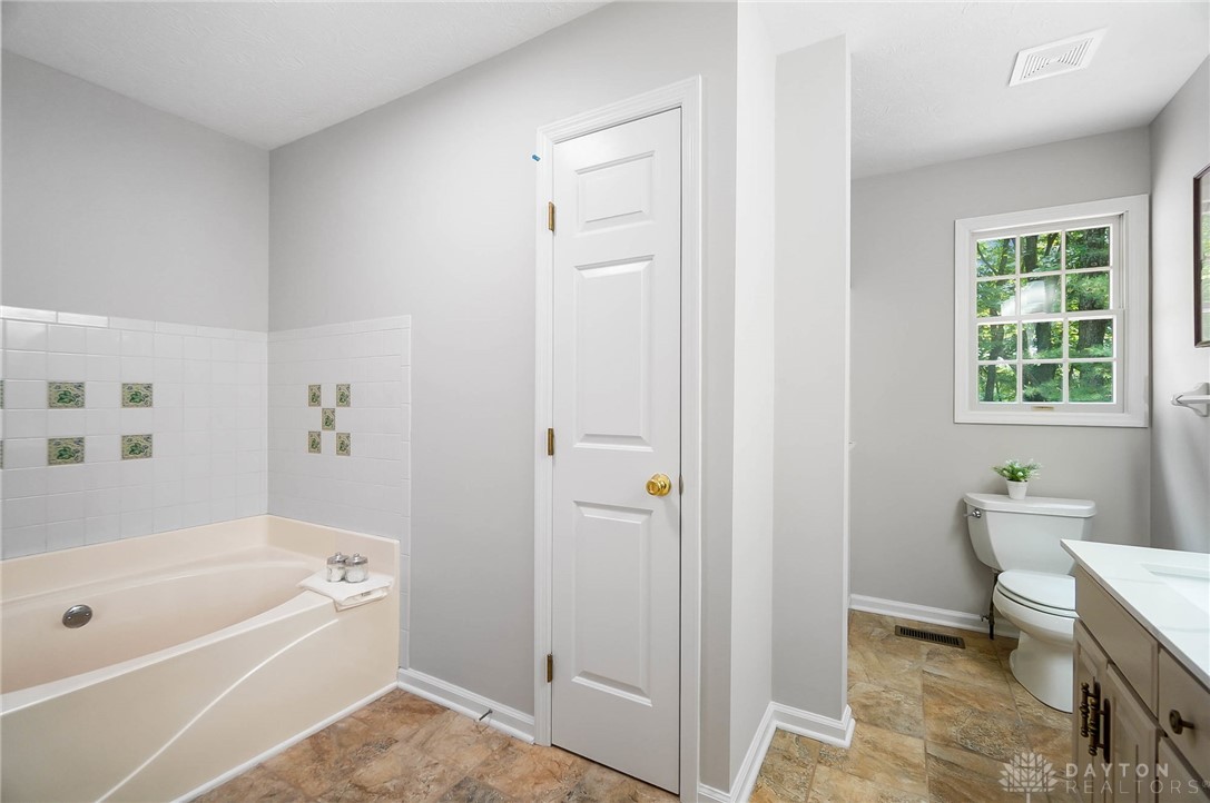 Lebanon, Ohio, 45036, United States, 3 Bedrooms Bedrooms, ,3 BathroomsBathrooms,Residential,For Sale,1848535