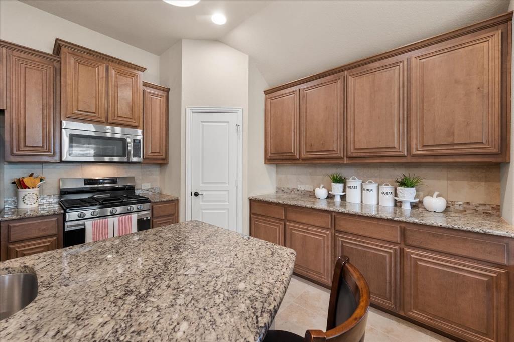 Grand Prairie, Texas, 75054, United States, 4 Bedrooms Bedrooms, ,3 BathroomsBathrooms,Residential,For Sale,1992930