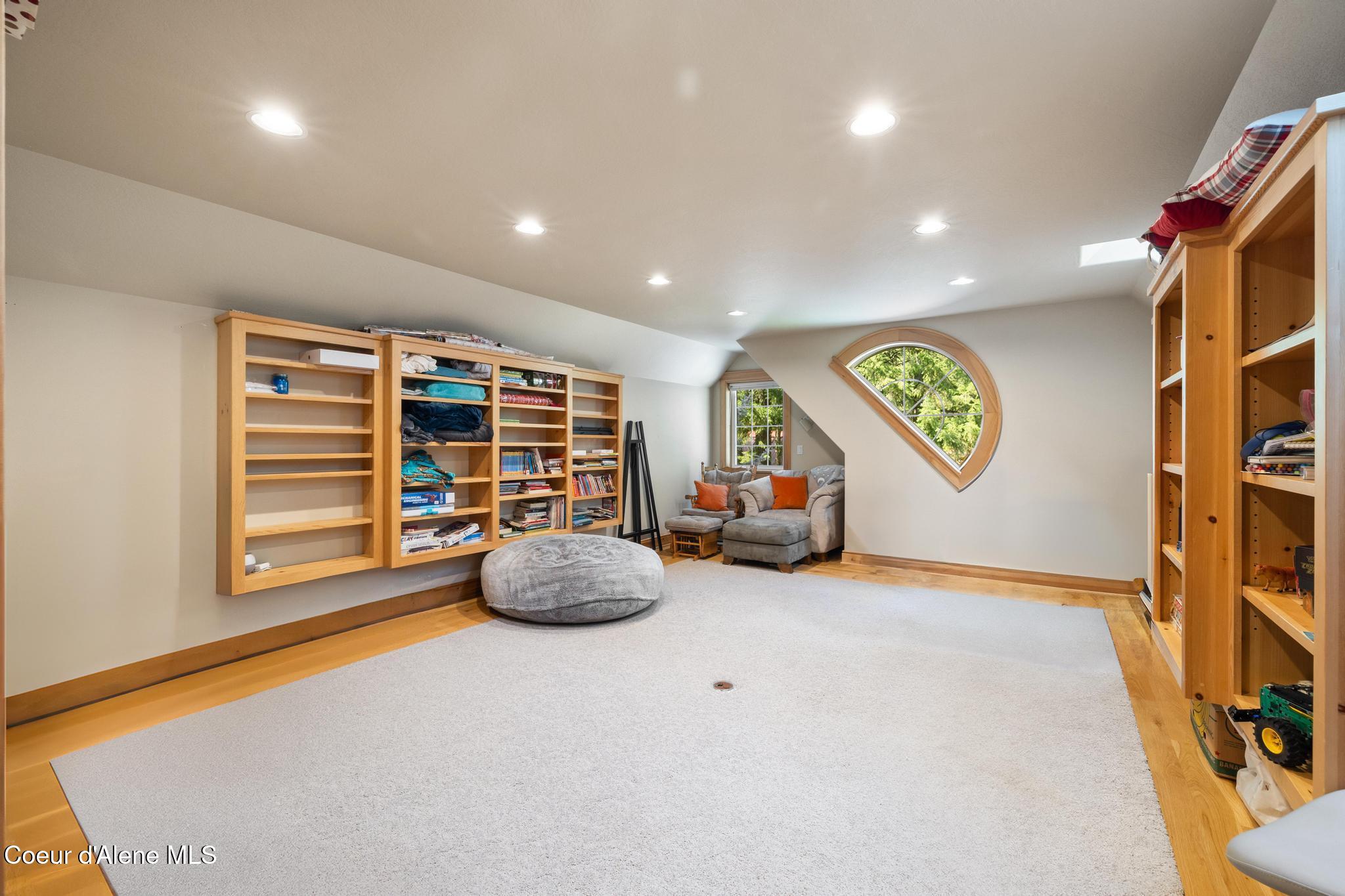 Harrison, Idaho, 83833, United States, 4 Bedrooms Bedrooms, ,5 BathroomsBathrooms,Residential,For Sale,1895390