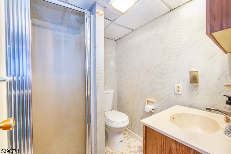 Clifton City, New Jersey, 07014, United States, 5 Bedrooms Bedrooms, ,3 BathroomsBathrooms,Residential,For Sale,2000752