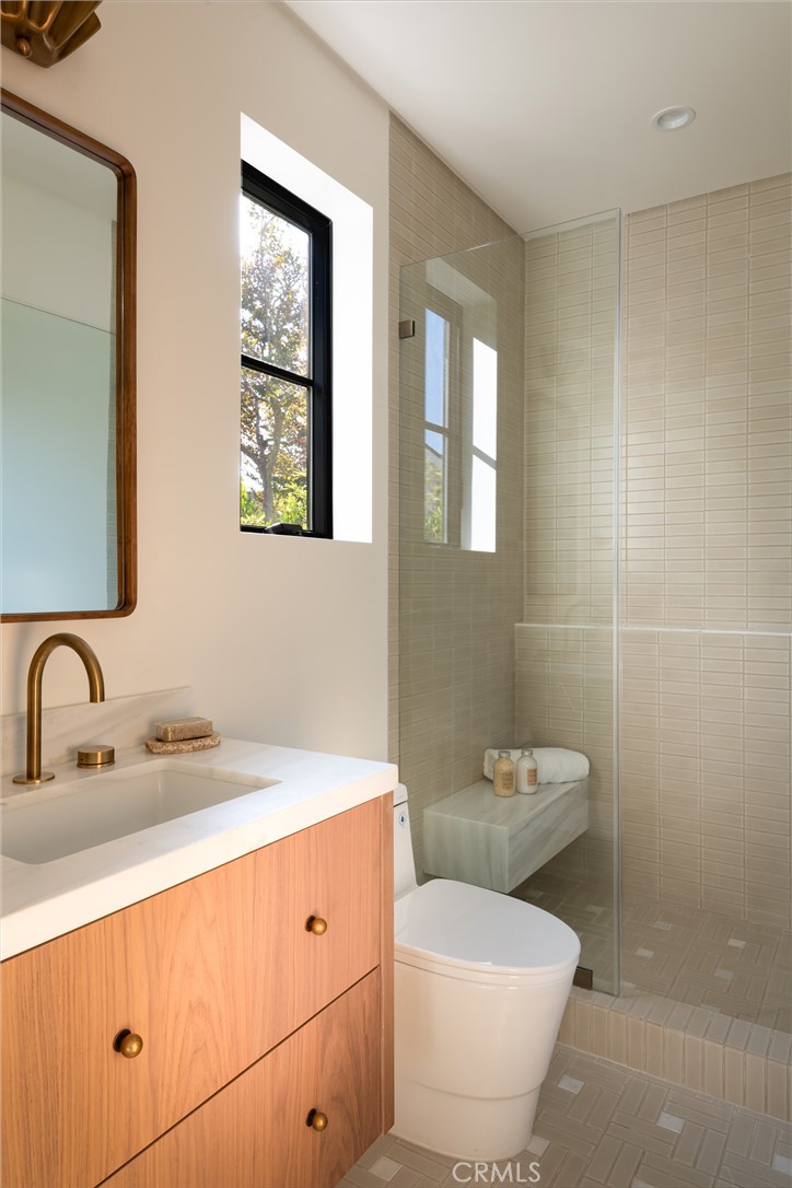 Sherman Oaks, California, 91423, United States, 6 Bedrooms Bedrooms, ,7 BathroomsBathrooms,Residential,For Sale,1990929