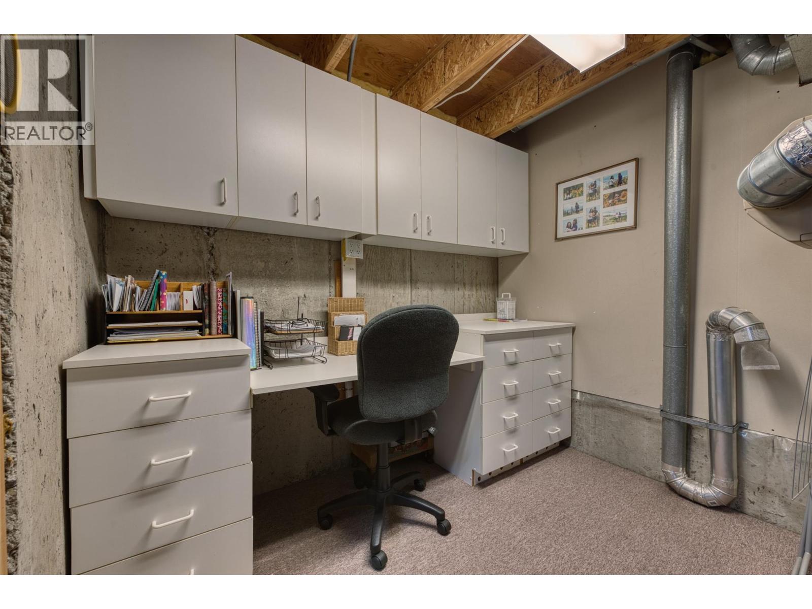 KELOWNA, British Columbia, V1V 1S6, CA, 3 Bedrooms Bedrooms, ,2 BathroomsBathrooms,Residential,For Sale,1951422