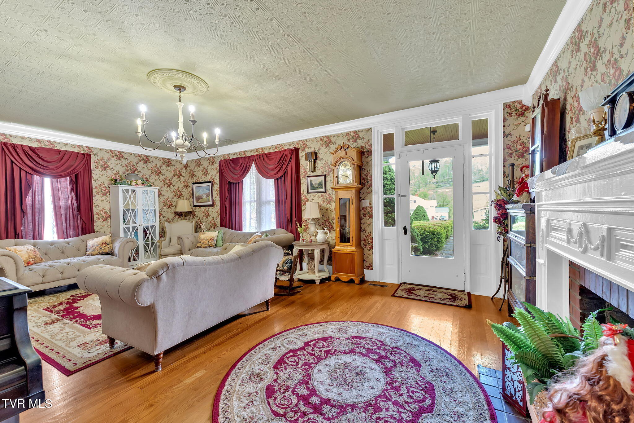 Roan Mountain, Tennessee, 37687, United States, 4 Bedrooms Bedrooms, ,2 BathroomsBathrooms,Residential,For Sale,2010992