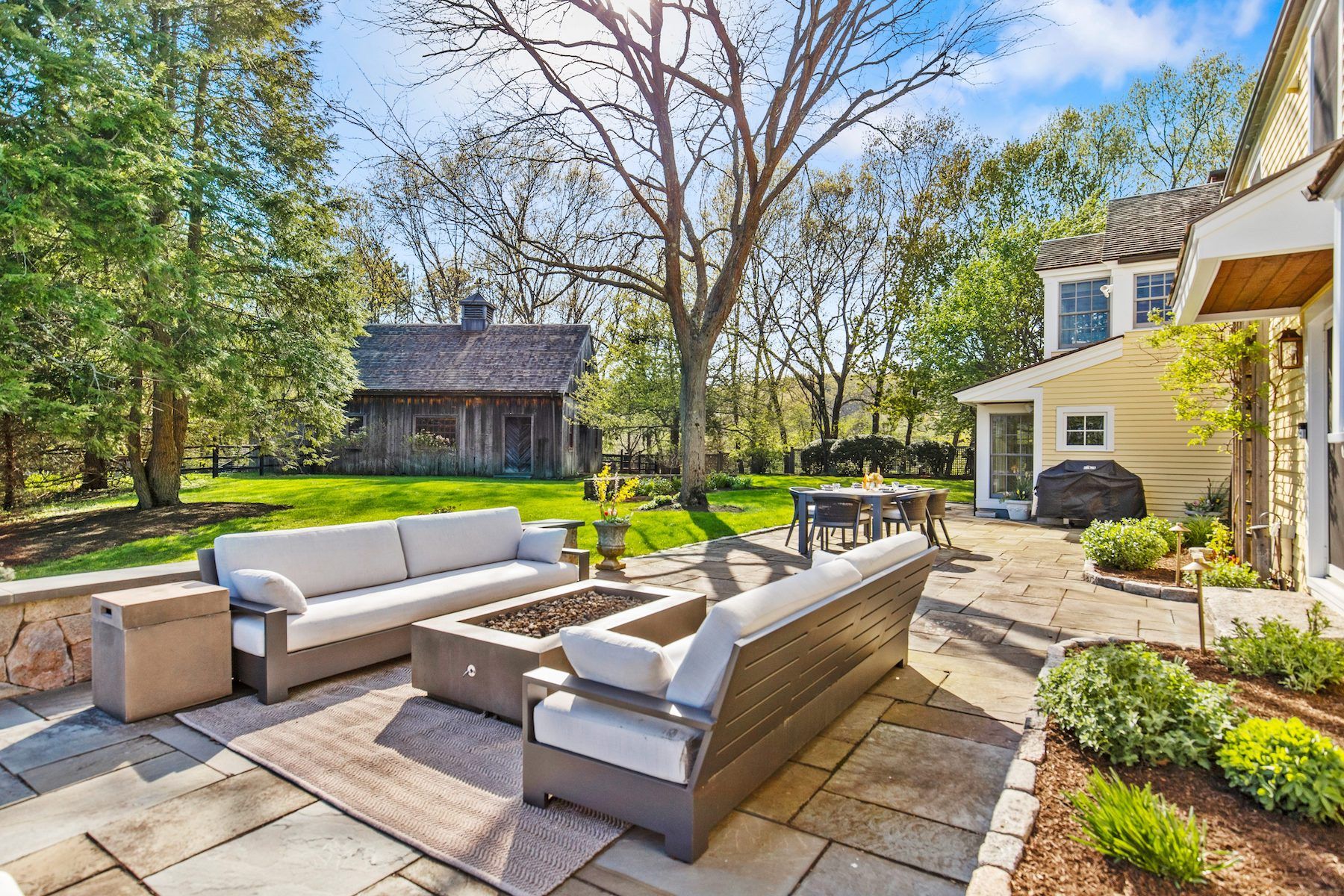  151 Oakland Street, Wellesley, MA, 02481 - 物件實景