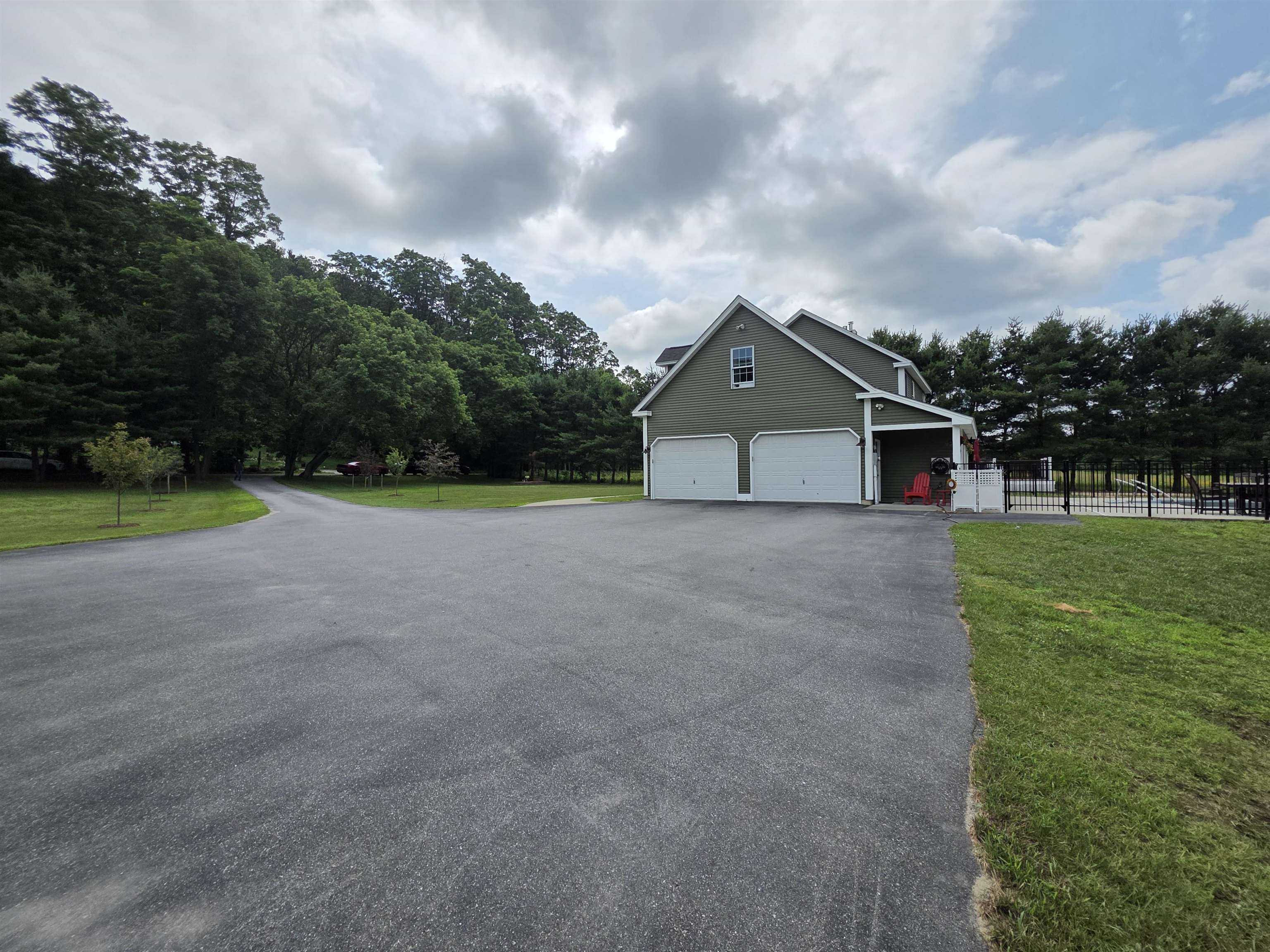 Colchester, Vermont, 05446, United States, 4 Bedrooms Bedrooms, ,3 BathroomsBathrooms,Residential,For Sale,1895144