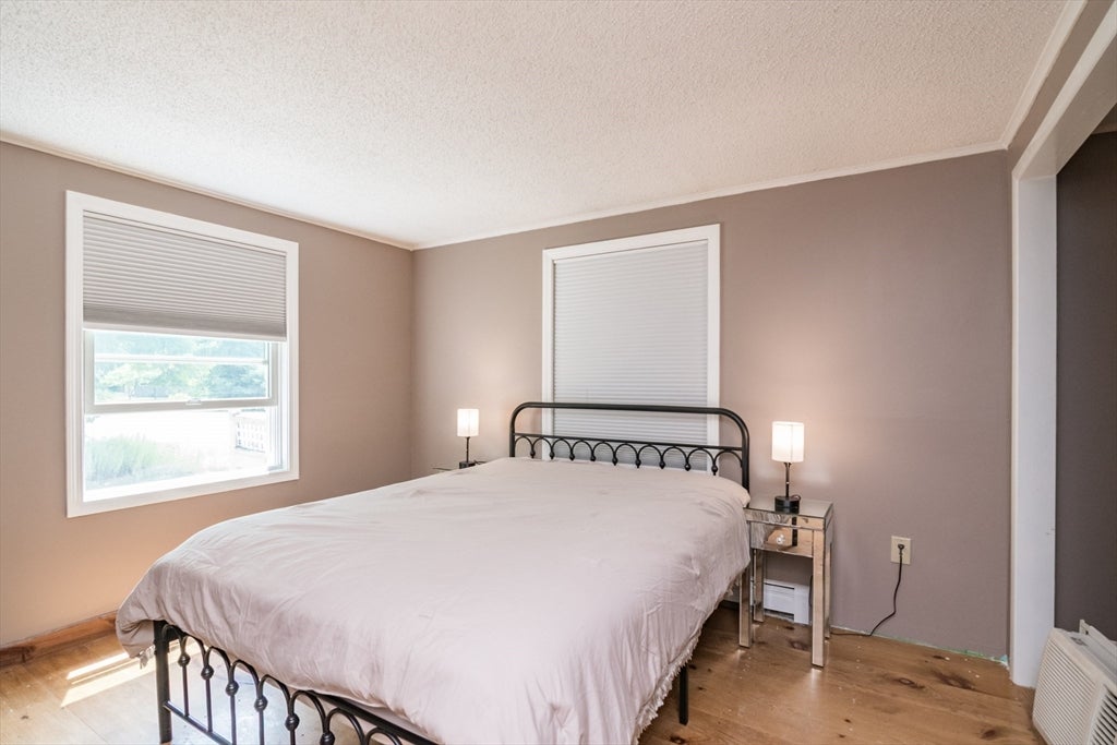 Montague, Massachusetts, 01376, United States, 5 Bedrooms Bedrooms, ,3 BathroomsBathrooms,Residential,For Sale,1901408
