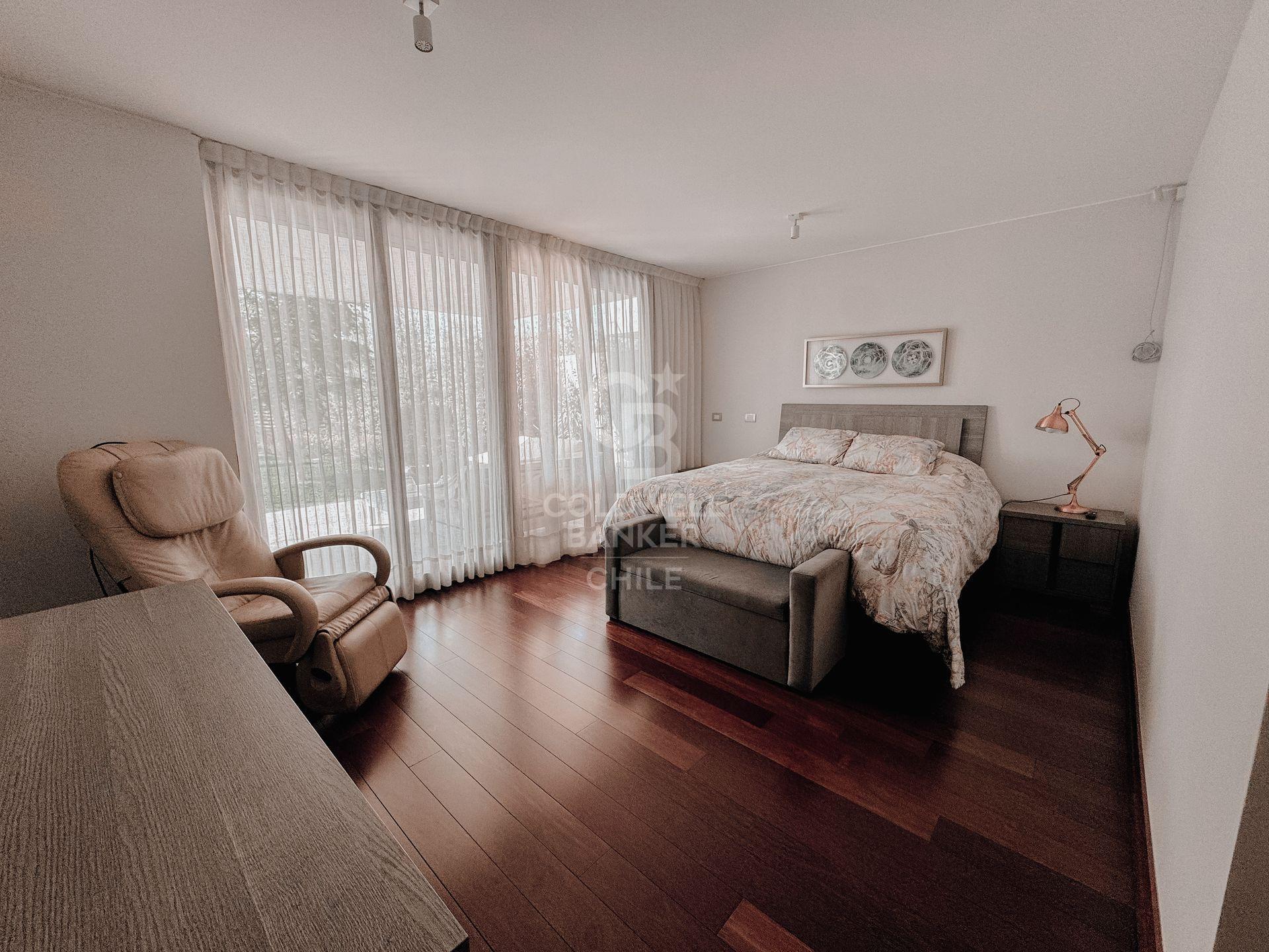 Lo Barnechea, Chile, 4 Bedrooms Bedrooms, ,6 BathroomsBathrooms,Residential,For Sale,1959093