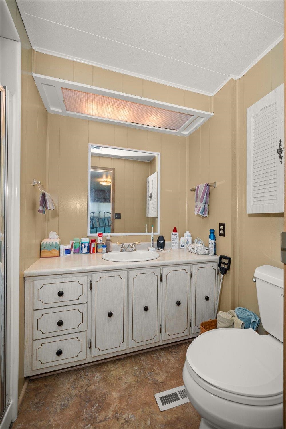 Rosalia, Washington, 99170, United States, 3 Bedrooms Bedrooms, ,2 BathroomsBathrooms,Residential,For Sale,1943009