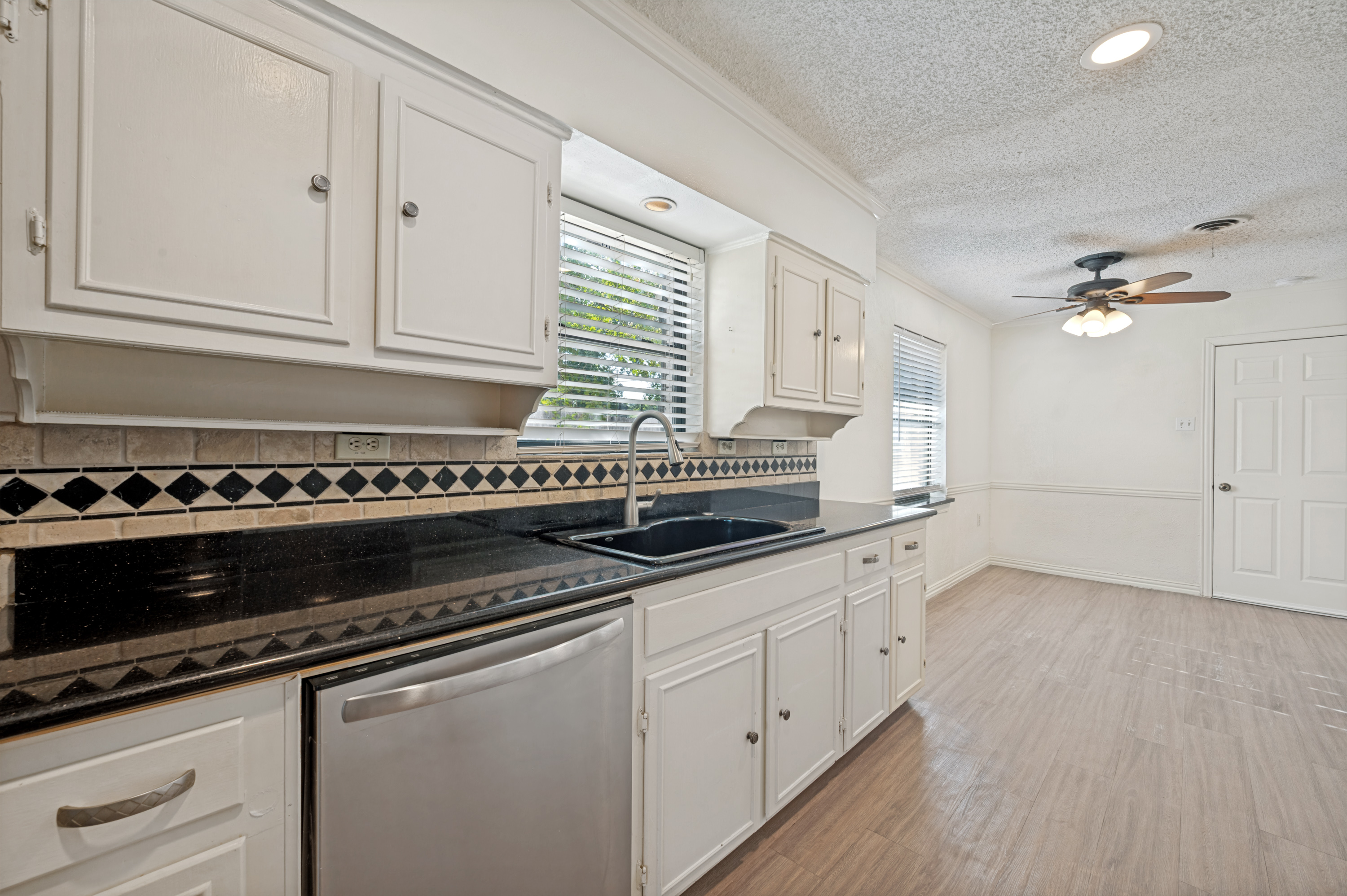  221 Linda Lane, Irving, TX, 75062 - 物件實景