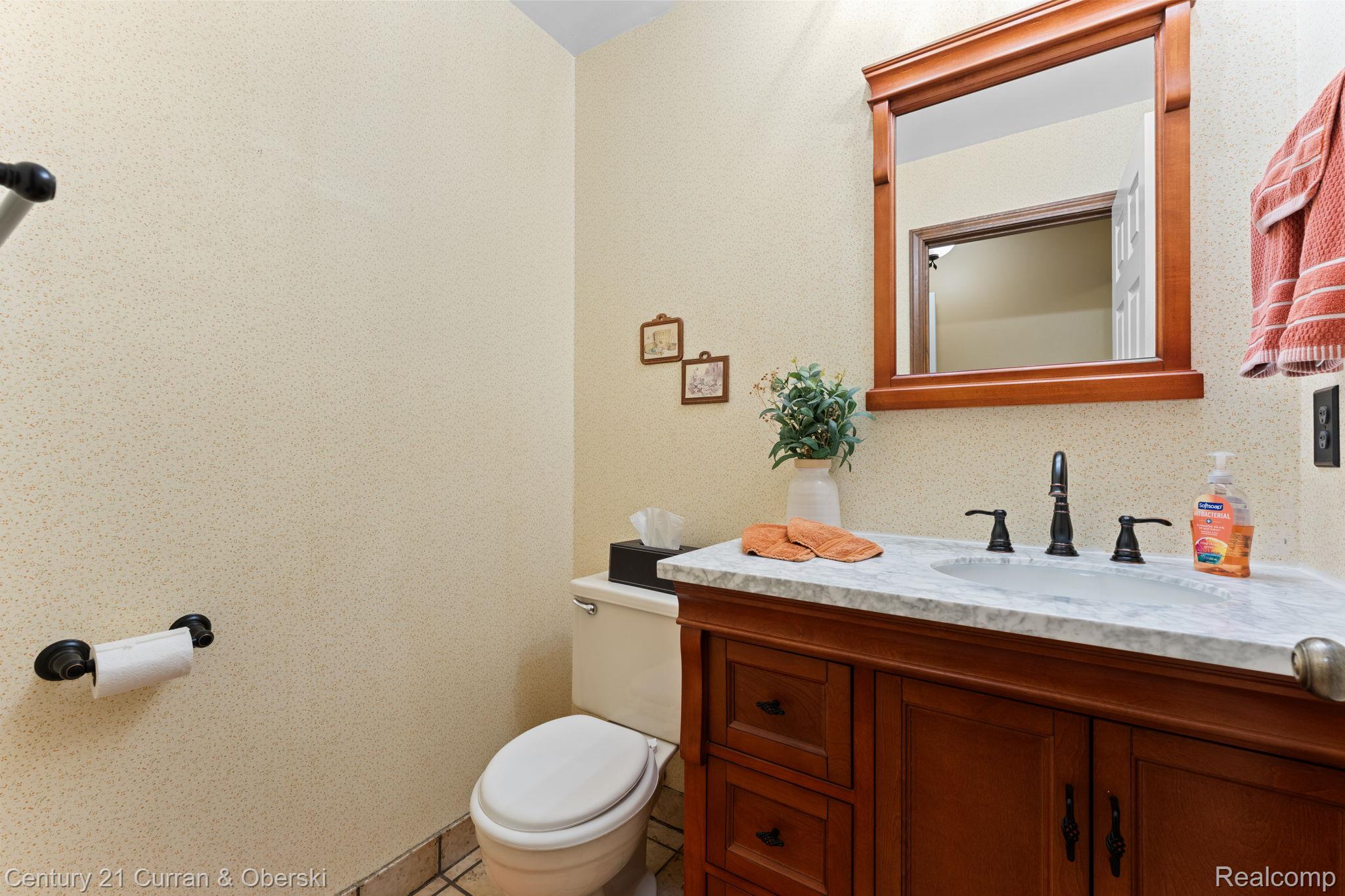Novi, Michigan, 48375, United States, 4 Bedrooms Bedrooms, ,3 BathroomsBathrooms,Residential,For Sale,2048912