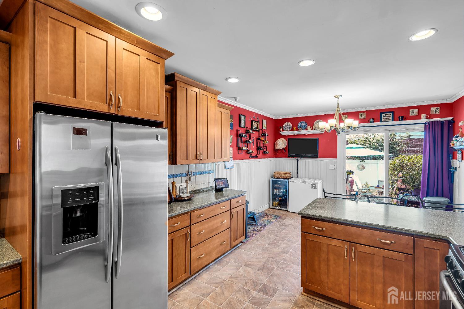 Woodbridge Proper, New Jersey, 07095, United States, 5 Bedrooms Bedrooms, ,2 BathroomsBathrooms,Residential,For Sale,1906051