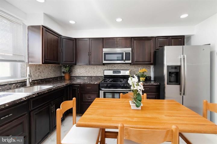 Philadelphia, Pennsylvania, 19123, United States, 4 Bedrooms Bedrooms, ,3 BathroomsBathrooms,Residential,For Sale,1944903
