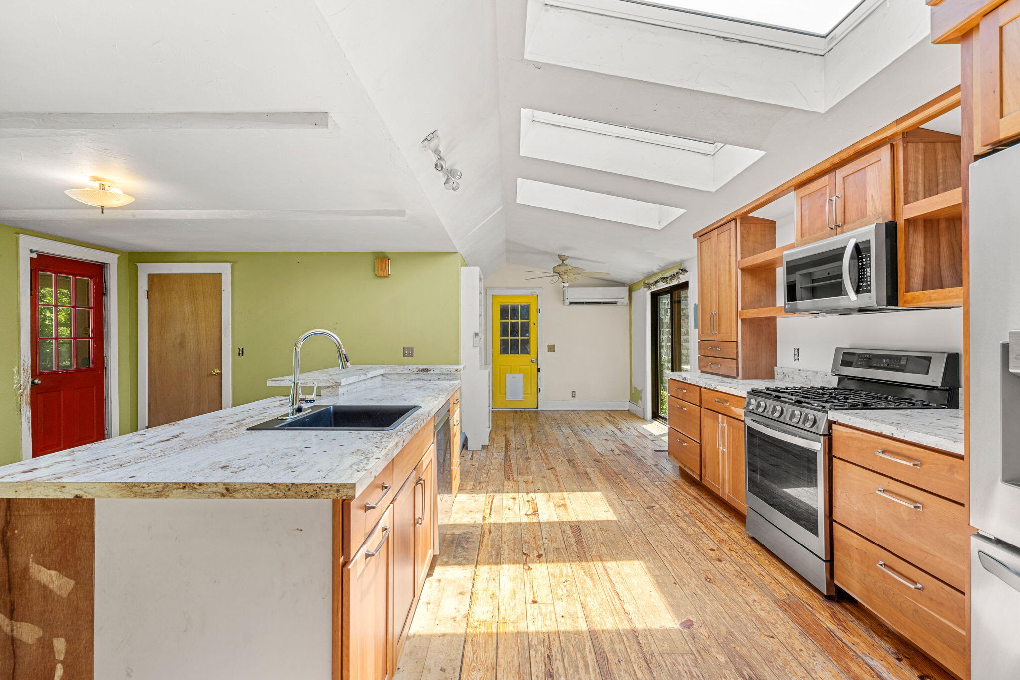 Biddeford, Maine, 04005, United States, ,4 BathroomsBathrooms,Residential,For Sale,1882407