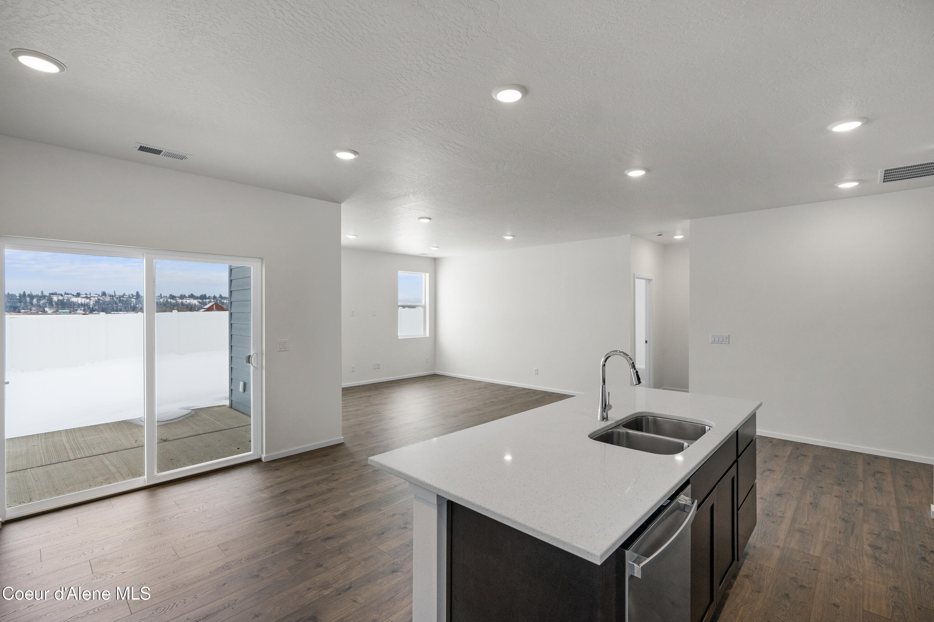 Post Falls, Idaho, 83854, United States, 4 Bedrooms Bedrooms, ,Residential,For Sale,1979406