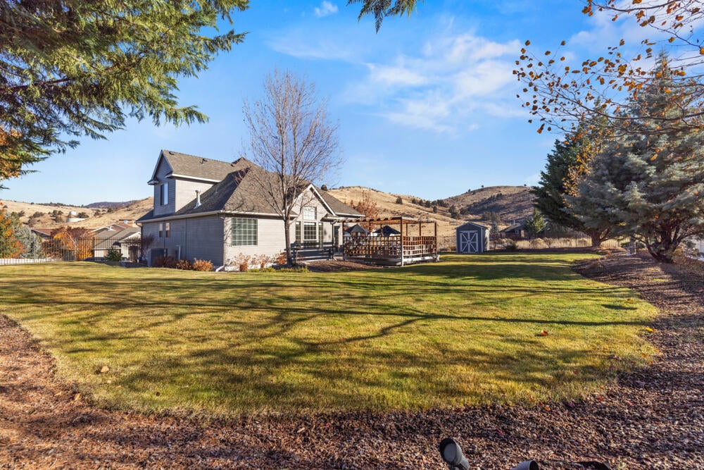 Klamath Falls, Oregon, 97601, United States, 3 Bedrooms Bedrooms, ,3 BathroomsBathrooms,Residential,For Sale,1848515