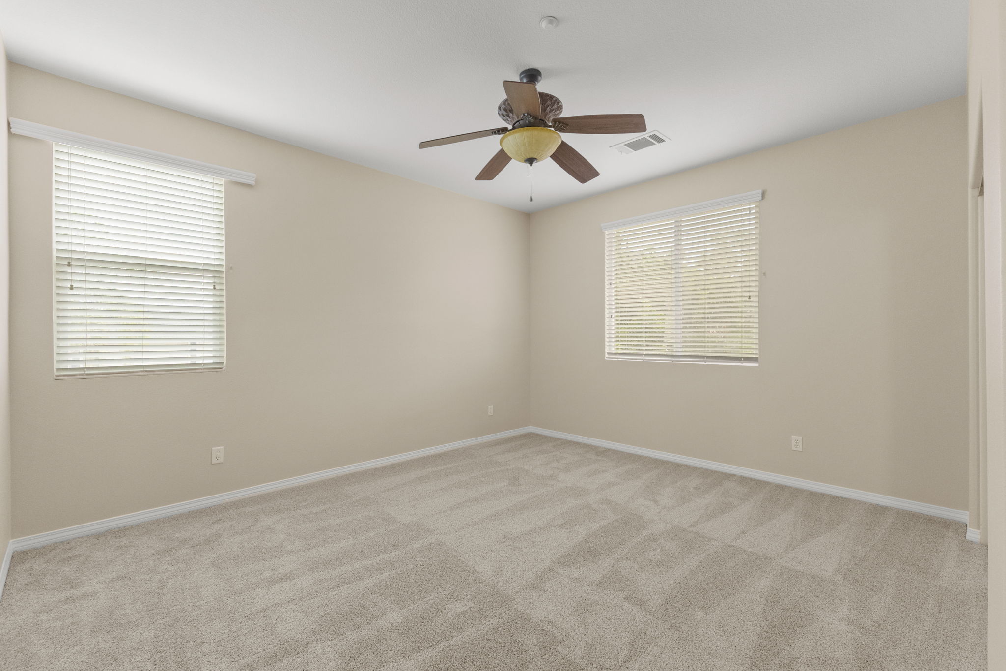 Redlands, California, 92374, United States, 6 Bedrooms Bedrooms, ,4 BathroomsBathrooms,Residential,For Sale,1923576