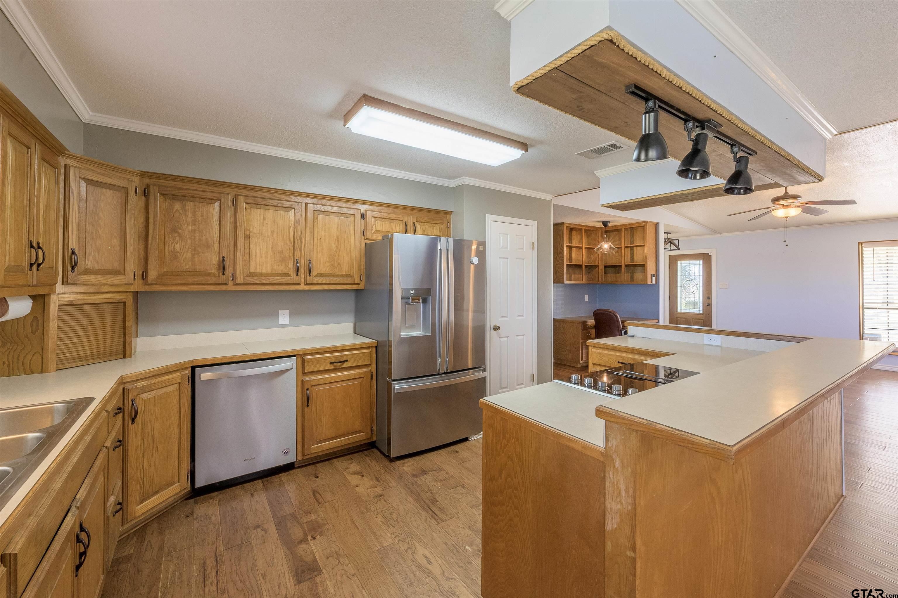 Mineola, Texas, 75773, United States, 3 Bedrooms Bedrooms, ,2 BathroomsBathrooms,Residential,For Sale,1754038