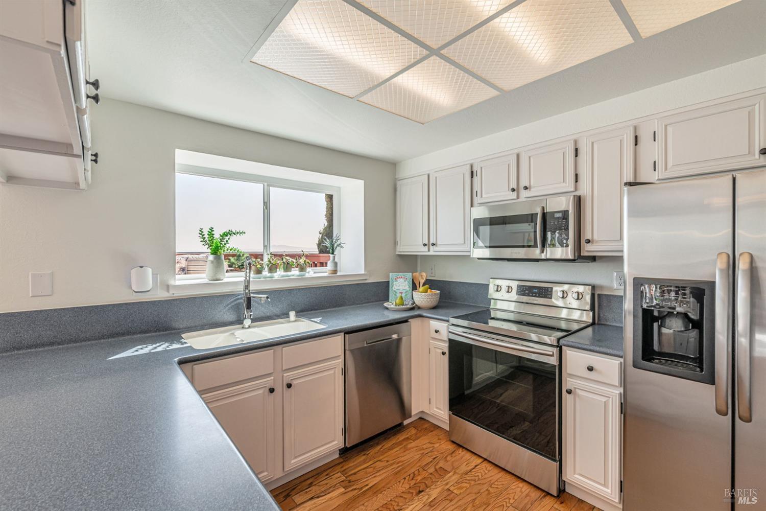 Vallejo, California, 94589, United States, 4 Bedrooms Bedrooms, ,3 BathroomsBathrooms,Residential,For Sale,1934272