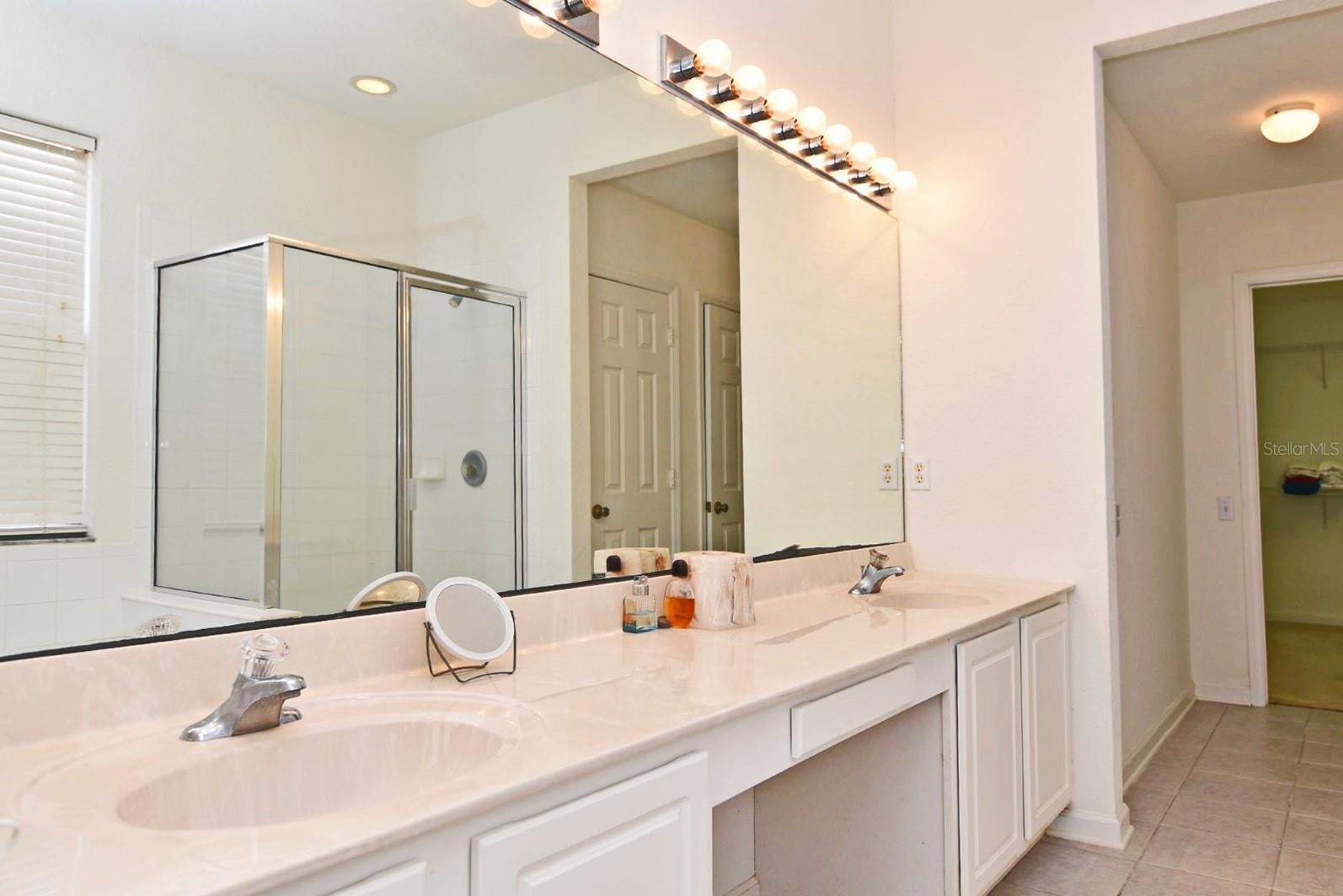 WINDERMERE, Florida, 34786, United States, 4 Bedrooms Bedrooms, ,4 BathroomsBathrooms,Residential,For Sale,1983366