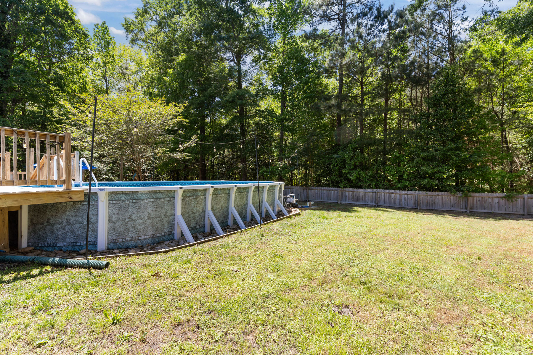  6823 Watch Harbour Circle, Hayes, VA 23072 - 物件實景