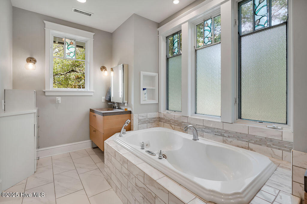 Wilmington, North Carolina, 28411, United States, 5 Bedrooms Bedrooms, ,5 BathroomsBathrooms,Residential,For Sale,1940962