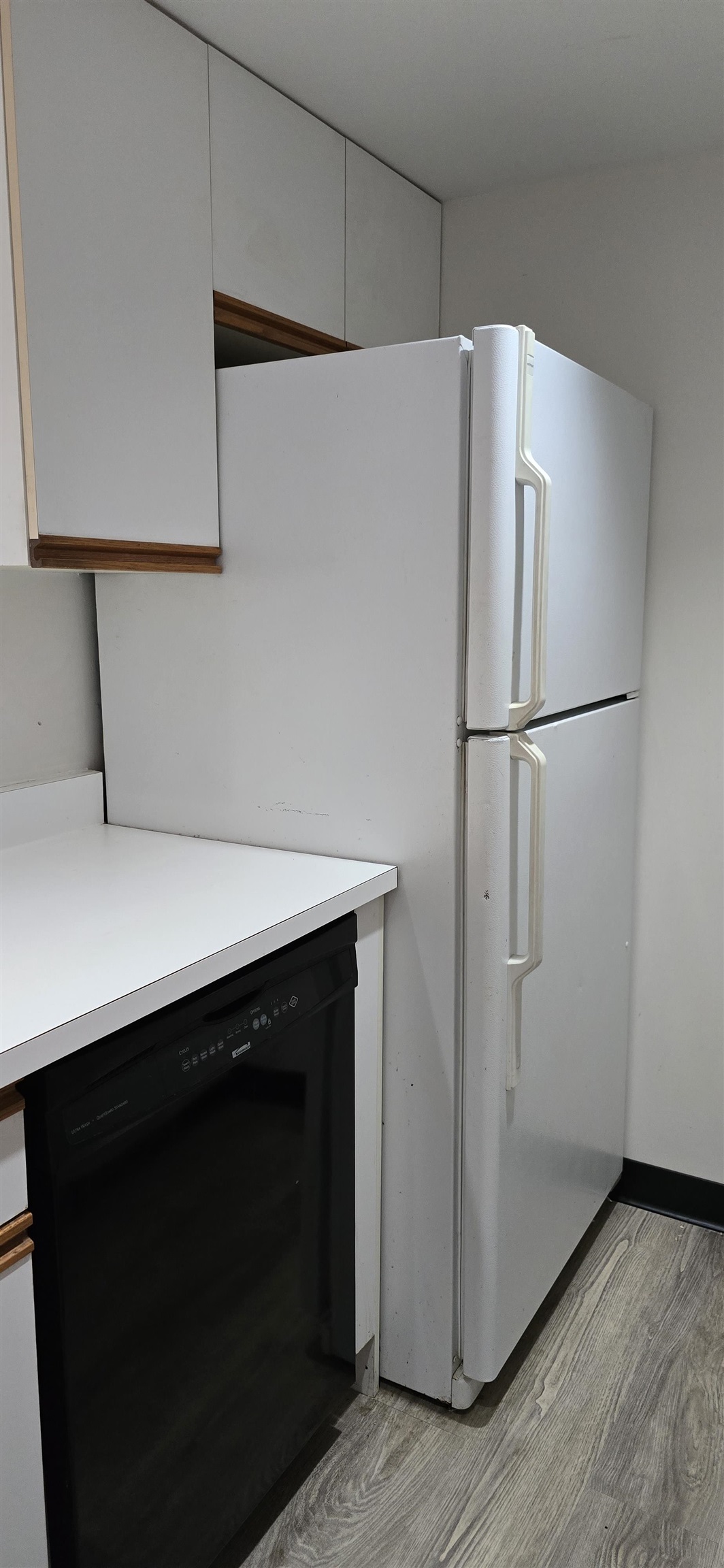Portsmouth, New Hampshire, 03801, United States, 2 Bedrooms Bedrooms, ,1 BathroomBathrooms,Residential,For Sale,1838019