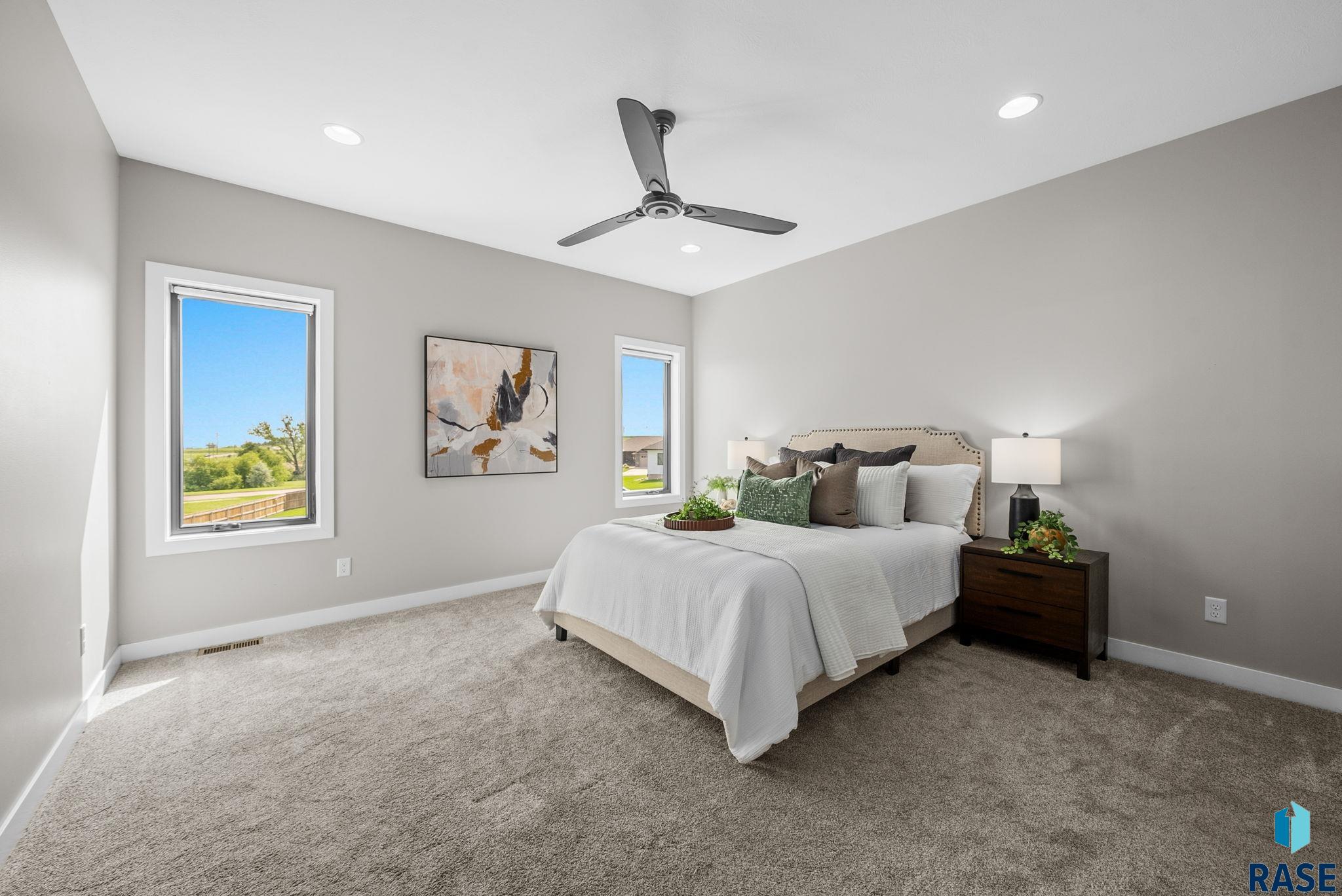 Sioux Falls, South Dakota, 57110, United States, 6 Bedrooms Bedrooms, ,4 BathroomsBathrooms,Residential,For Sale,1892157