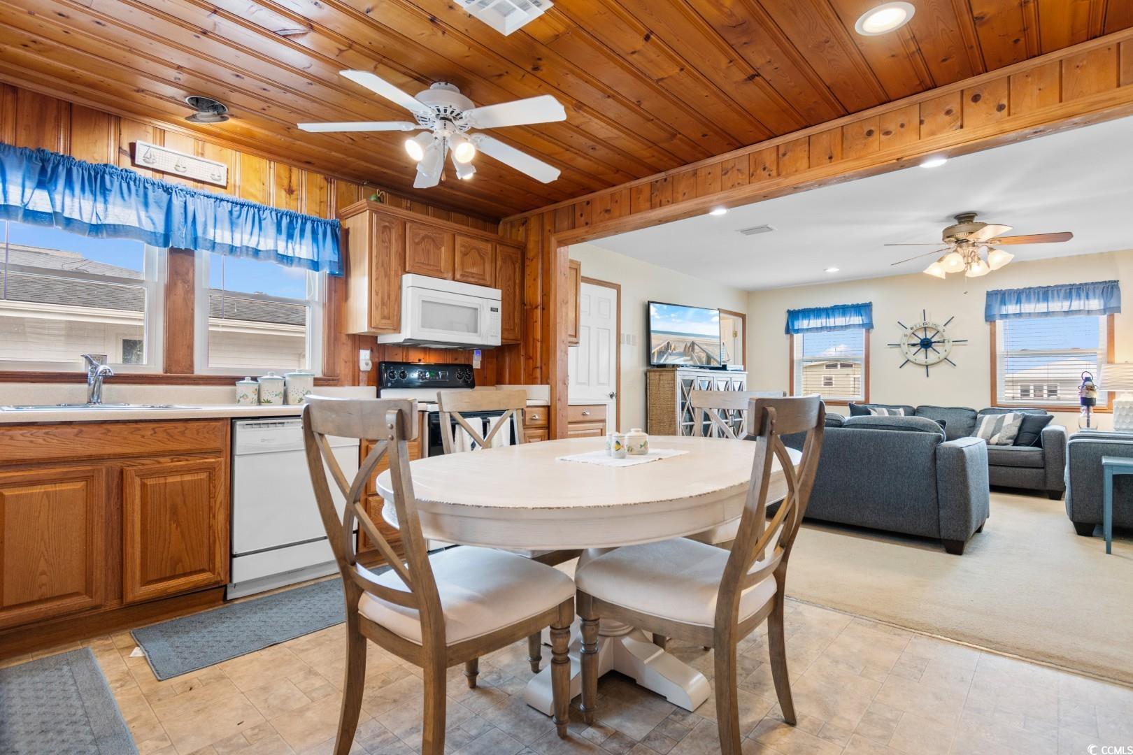 North Myrtle Beach, South Carolina, 29582, United States, 4 Bedrooms Bedrooms, ,4 BathroomsBathrooms,Residential,For Sale,1944931