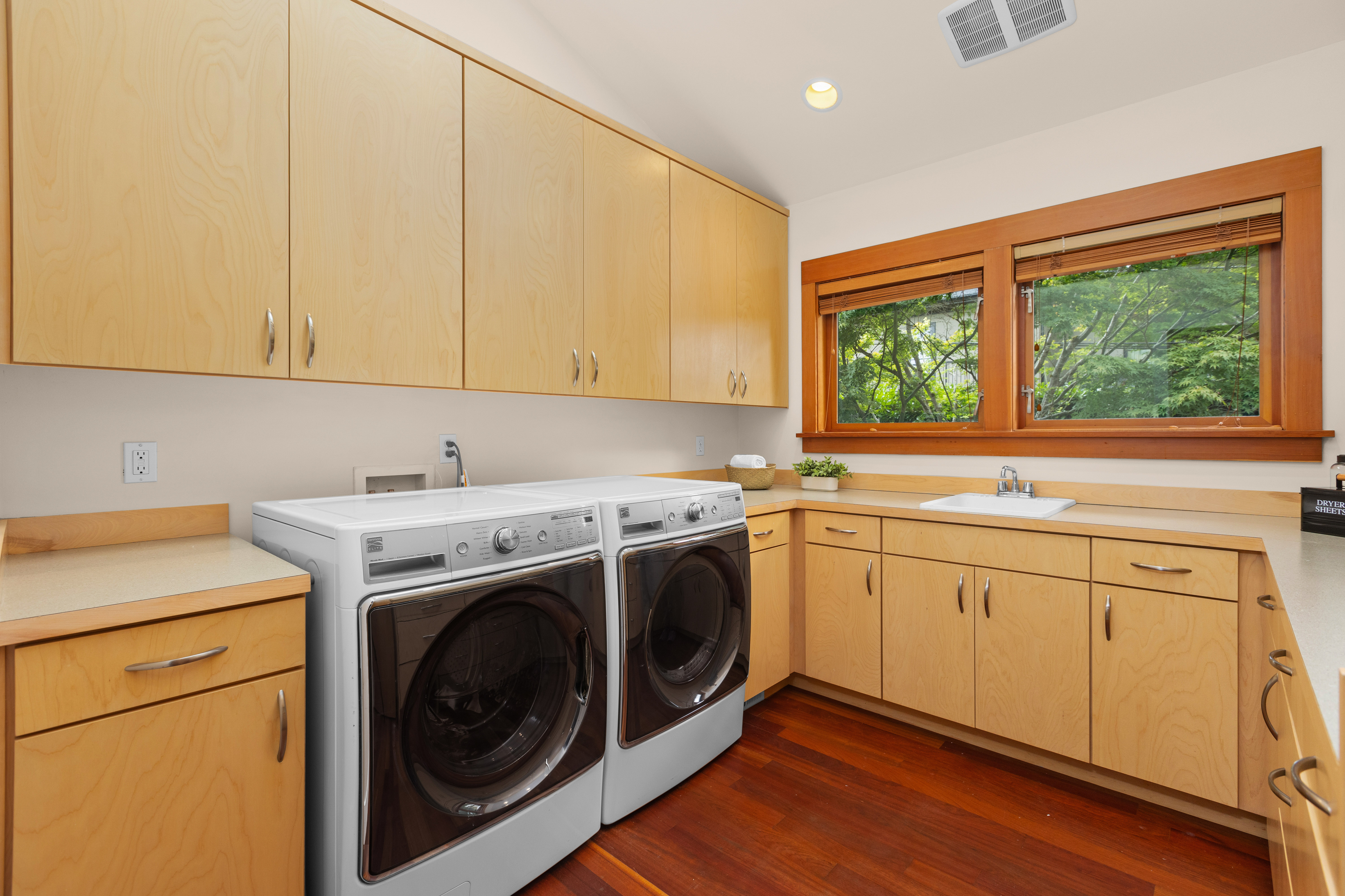  2223 39th Ave E, Seattle, WA 98112 - 物件實景