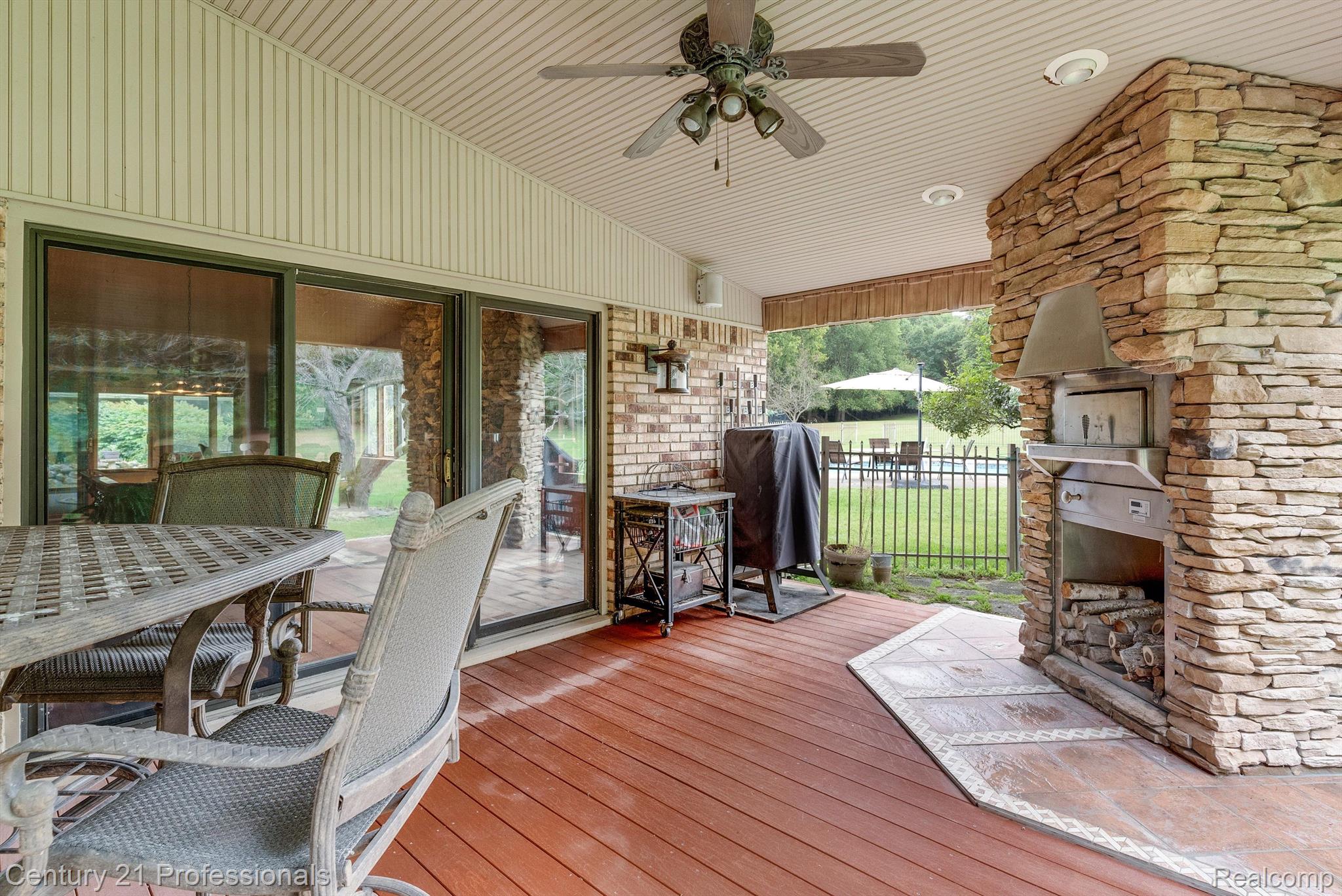 Holly, Michigan, 48442, United States, 4 Bedrooms Bedrooms, ,4 BathroomsBathrooms,Residential,For Sale,1943640