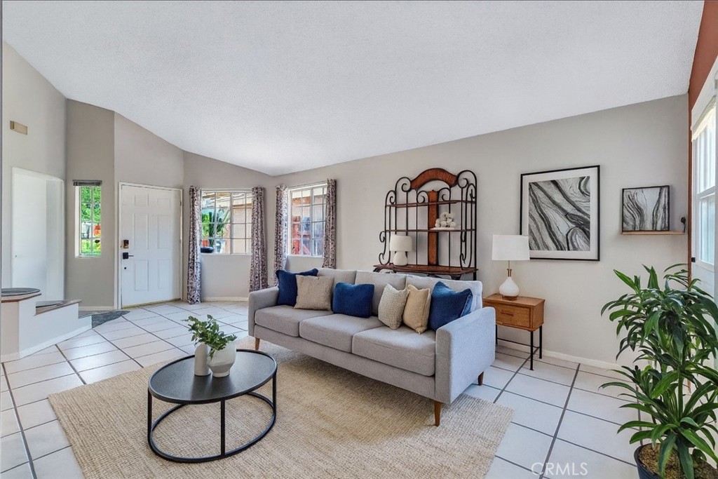 Rialto, California, 92376, United States, 3 Bedrooms Bedrooms, ,3 BathroomsBathrooms,Residential,For Sale,1909266
