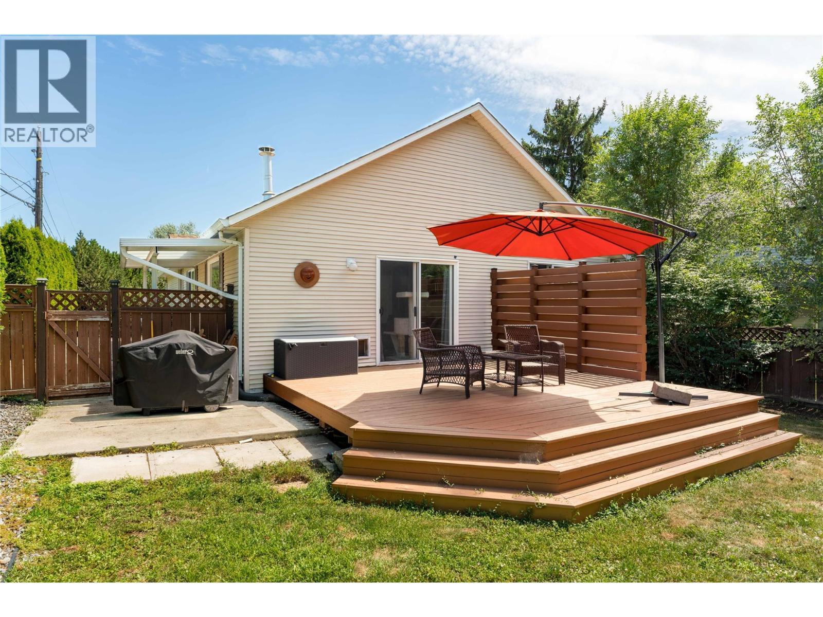 KELOWNA, British Columbia, V1V 1S9, CA, 4 Bedrooms Bedrooms, ,3 BathroomsBathrooms,Residential,For Sale,1895438