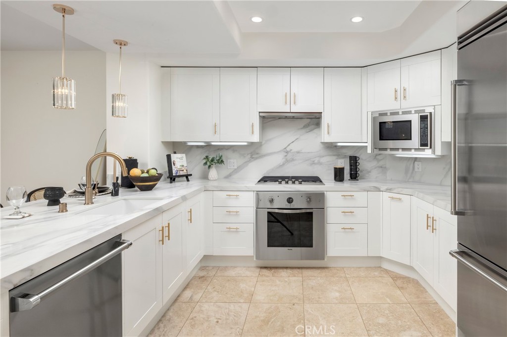 Irvine, California, 92612, United States, 2 Bedrooms Bedrooms, ,2 BathroomsBathrooms,Residential,For Sale,1989675